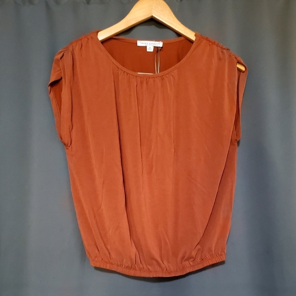 Green Envelope Burnt Orange Short Sleeve Top Size XS NWT